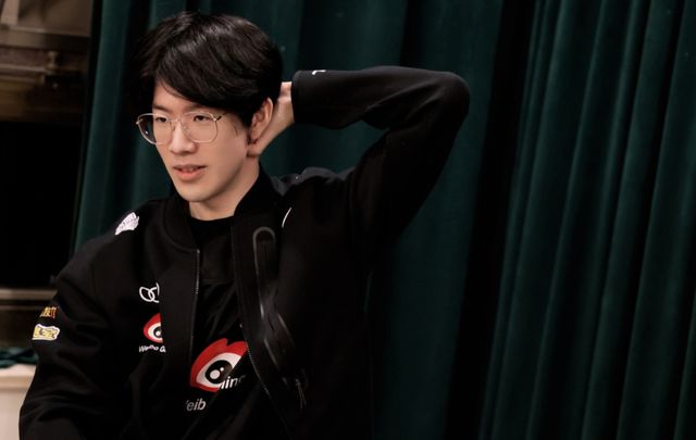 都灵官方：瓦尼亚蒂卸任体育总监一职，佩特拉奇重新接手