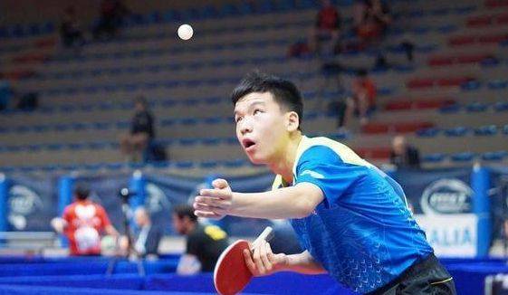 交流融洽！开拓者晒杨瀚森与昔日状元奥登合照