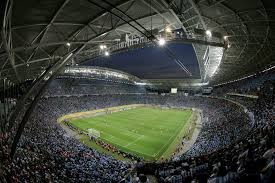 为什么捕手在给投手打手势时需要用另一只手遮挡一垒侧跑垒员的视线