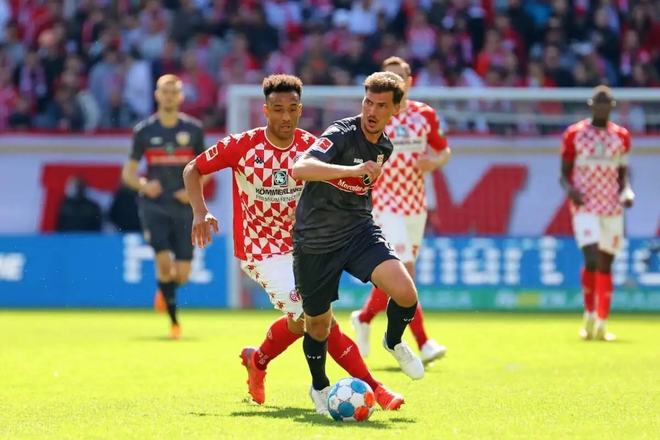 热内西奥：巴黎在法甲仍具统治力，他们有实力冲击欧冠冠军